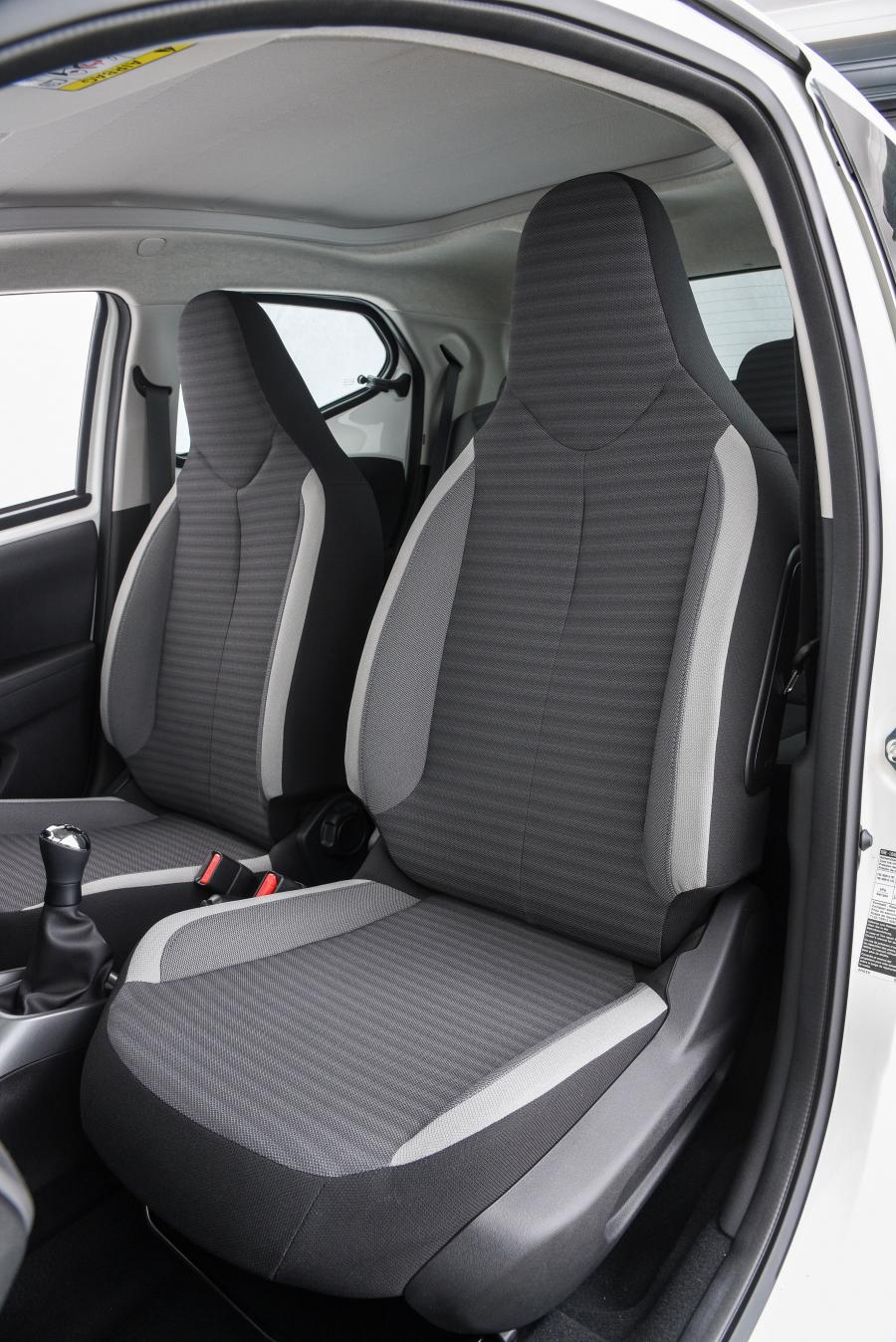 Интерьер Toyota Aygo x-cite 5-Door 2018 года  (ZA) (фото 26 из 41)